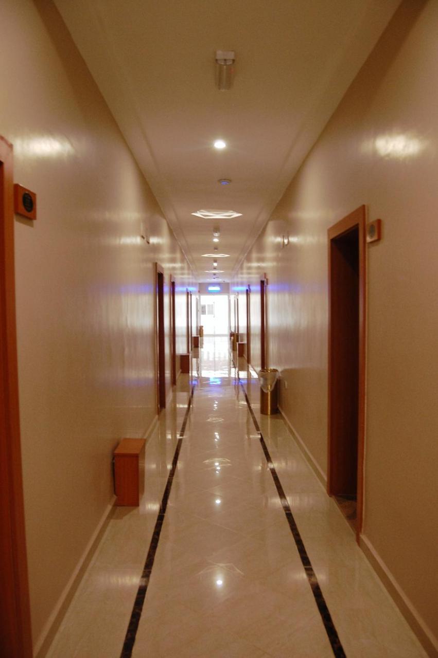 R & K Guest Palace Hotell Kano Exteriör bild